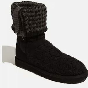 Ugg Australia Women Leland pull on Knit Sweater Buttons Boots shoes sz 8